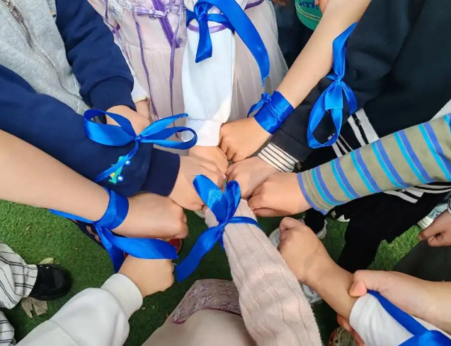 放飞幼年的想象与愿望不同节奏的孩子在同一片空间中自由表达 放飞幼年的想象与愿望不同节奏的孩子在同一片空间中自由表达